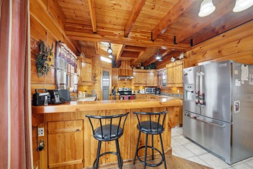 13 Destini Drive, White Sands, AB - Indoor Photo Showing Kitchen