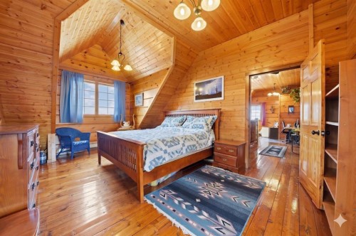 13 Destini Drive, White Sands, AB - Indoor Photo Showing Bedroom