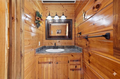 13 Destini Drive, White Sands, AB - Indoor Photo Showing Bathroom