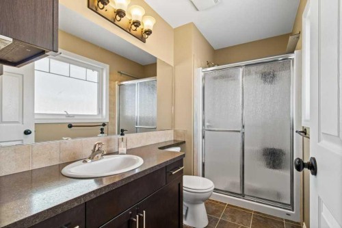 9 Cedar Crescent, Blackfalds, AB - Indoor Photo Showing Bathroom