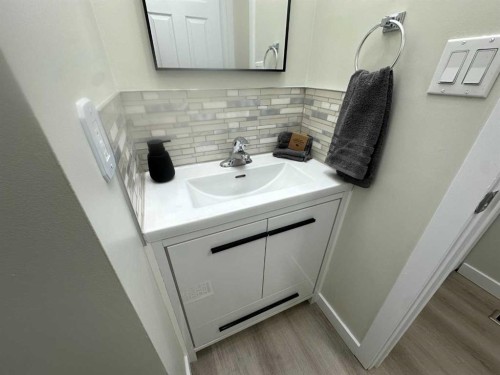 #16-5935 63 Street, Red Deer, AB - Indoor Photo Showing Bathroom