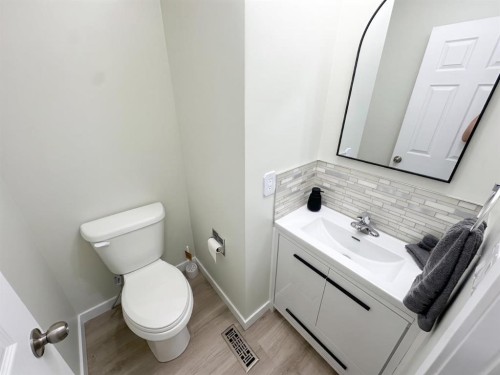 #16-5935 63 Street, Red Deer, AB - Indoor Photo Showing Bathroom
