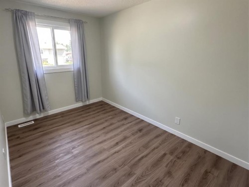 #16-5935 63 Street, Red Deer, AB - Indoor Photo Showing Other Room