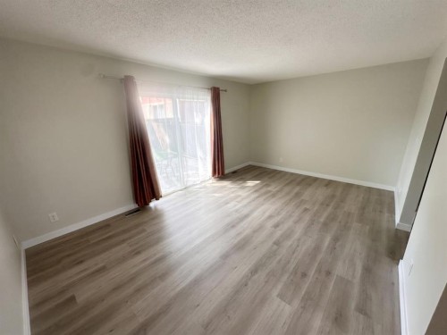 #16-5935 63 Street, Red Deer, AB - Indoor Photo Showing Other Room