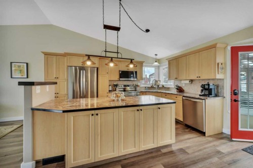 88 Premiere Crescent, Blackfalds, AB - Indoor Photo Showing Kitchen