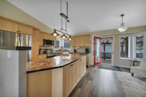 88 Premiere Crescent, Blackfalds, AB - Indoor Photo Showing Kitchen