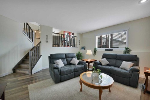 88 Premiere Crescent, Blackfalds, AB - Indoor Photo Showing Living Room