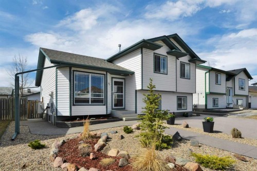 88 Premiere Crescent, Blackfalds, AB - Outdoor