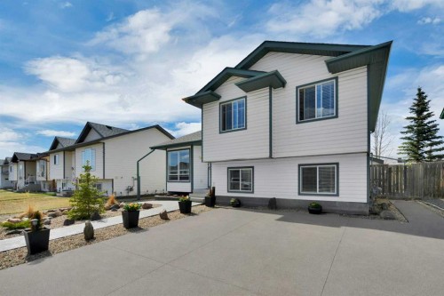 88 Premiere Crescent, Blackfalds, AB - Outdoor
