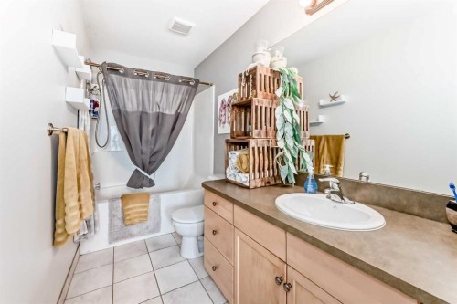 42 Jade Place, Red Deer, AB - Indoor Photo Showing Bathroom