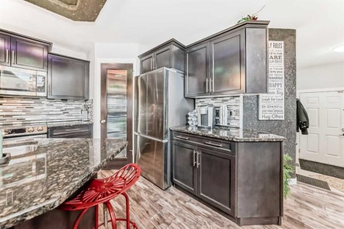 42 Jade Place, Red Deer, AB - Indoor Photo Showing Kitchen
