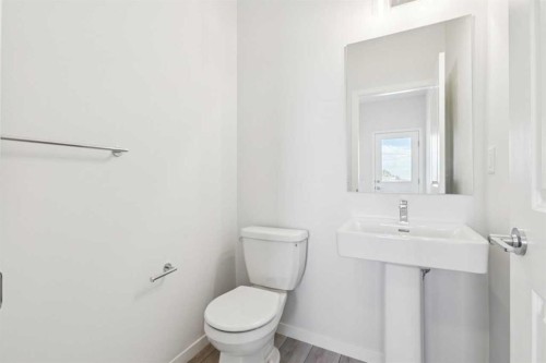 70 Lucas Heath Nw, Calgary, AB - Indoor Photo Showing Bathroom