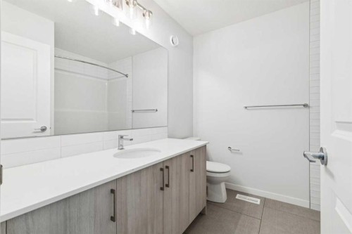 70 Lucas Heath Nw, Calgary, AB - Indoor Photo Showing Bathroom