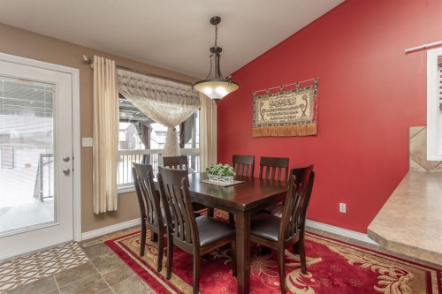 229 Jaspar Crescent, Red Deer, AB - Indoor Photo Showing Dining Room