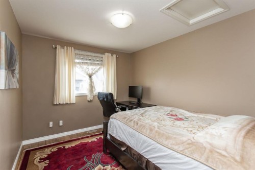 229 Jaspar Crescent, Red Deer, AB - Indoor Photo Showing Bedroom