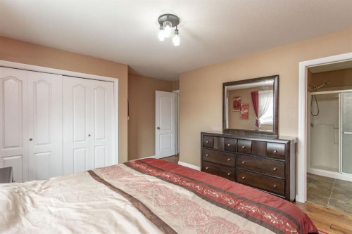 229 Jaspar Crescent, Red Deer, AB - Indoor Photo Showing Bedroom