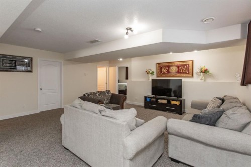 229 Jaspar Crescent, Red Deer, AB - Indoor Photo Showing Living Room