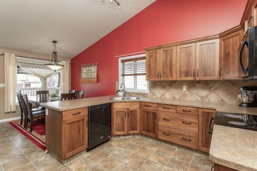 229 Jaspar Crescent, Red Deer, AB - Indoor Photo Showing Kitchen With Double Sink