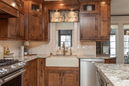 21 Dandell Close, Red Deer, AB - Indoor Photo Showing Kitchen With Stainless Steel Kitchen With Upgraded Kitchen