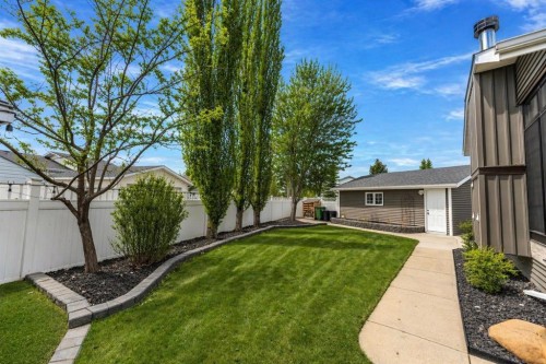 21 Dandell Close, Red Deer, AB - Outdoor