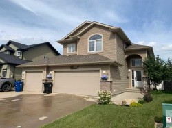 13 Cyprus Road Blackfalds, AB T4M 0E2