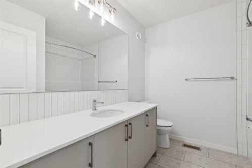 74 Lucas Heath Nw, Calgary, AB - Indoor Photo Showing Bathroom