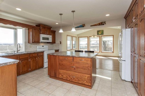 13 43 Avenue Close, Lacombe, AB - Indoor Photo Showing Kitchen With Double Sink