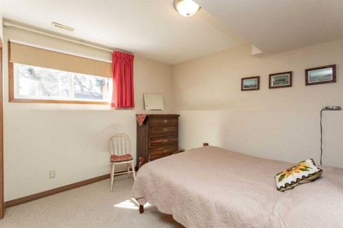 13 43 Avenue Close, Lacombe, AB - Indoor Photo Showing Bedroom