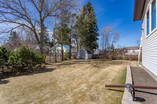 13 43 Avenue Close, Lacombe, AB - Outdoor
