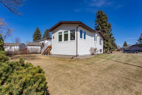 13 43 Avenue Close, Lacombe, AB - Outdoor