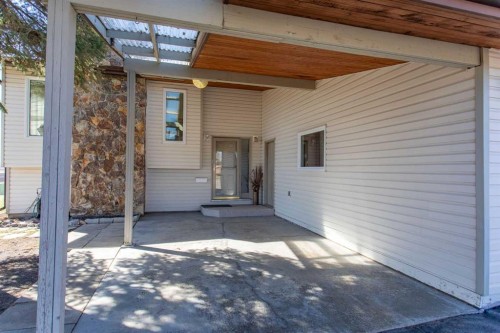13 43 Avenue Close, Lacombe, AB - Outdoor With Exterior