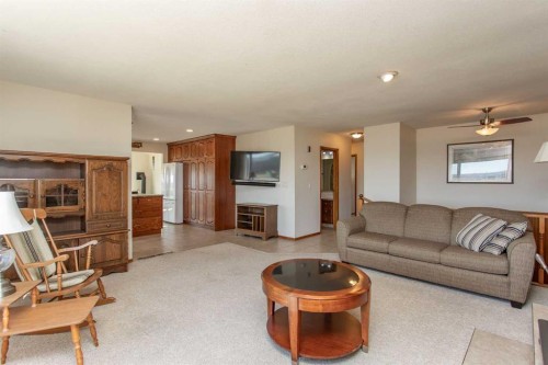 13 43 Avenue Close, Lacombe, AB - Indoor Photo Showing Living Room