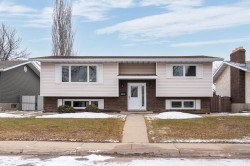 6607 44 Avenue Camrose, AB T4V 3L1