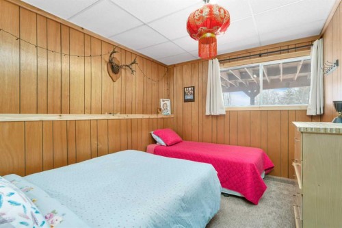 1225 Breakers Way, Sunbreaker Cove, AB - Indoor Photo Showing Bedroom