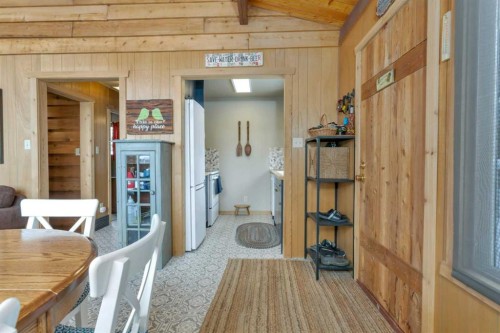 1225 Breakers Way, Sunbreaker Cove, AB - Indoor Photo Showing Dining Room