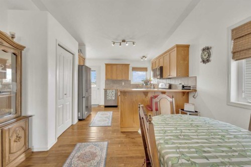 88 Valentine Crescent, Red Deer, AB - Indoor Photo Showing Dining Room