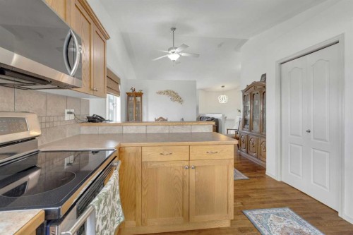 88 Valentine Crescent, Red Deer, AB - Indoor Photo Showing Kitchen
