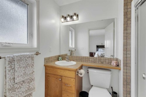 88 Valentine Crescent, Red Deer, AB - Indoor Photo Showing Bathroom