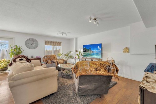 88 Valentine Crescent, Red Deer, AB - Indoor Photo Showing Living Room