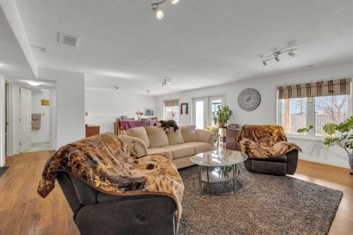 88 Valentine Crescent, Red Deer, AB - Indoor Photo Showing Living Room