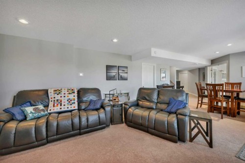 82 Ingram Close, Red Deer, AB - Indoor Photo Showing Living Room