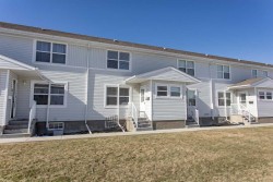 5 Poplar Crescent Rural Red Deer County, AB T4S 1V3