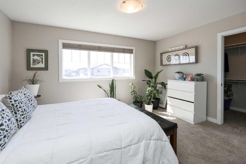 129 Ava Crescent, Blackfalds, AB - Indoor Photo Showing Bedroom