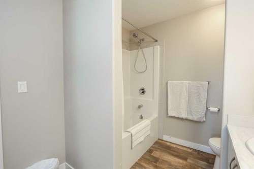 129 Ava Crescent, Blackfalds, AB - Indoor Photo Showing Bathroom