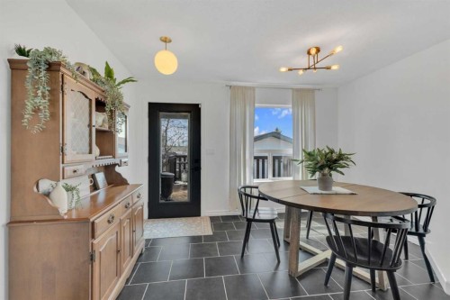 21 Silver Drive, Blackfalds, AB - Indoor Photo Showing Dining Room