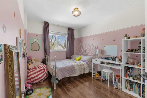 21 Silver Drive, Blackfalds, AB - Indoor Photo Showing Bedroom