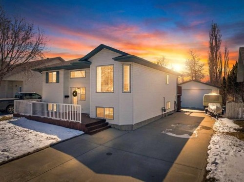 21 Silver Drive  Blackfalds, AB T0M 0J0