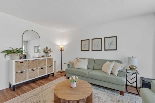 21 Silver Drive, Blackfalds, AB - Indoor Photo Showing Living Room
