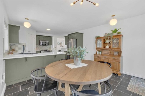 21 Silver Drive, Blackfalds, AB - Indoor Photo Showing Dining Room