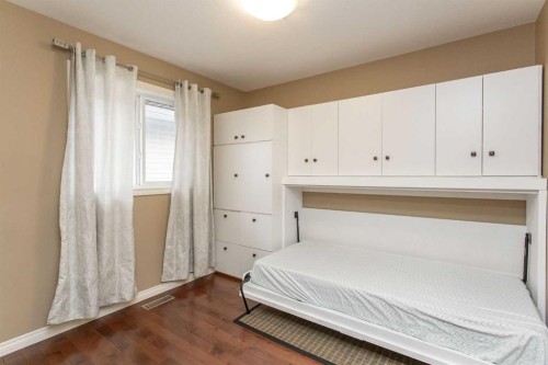 344 Timothy Drive, Red Deer, AB - Indoor Photo Showing Bedroom